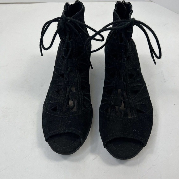 Earth Aurora Black Suede Lace Up Booties Size 8.5 D WIDE Peep Toe - Picture 3 of 14